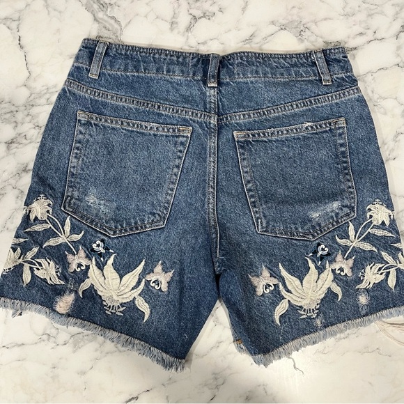 We the Free you’re my butterfly embroidered denim cutoff shorts size 25 - Picture 11 of 11